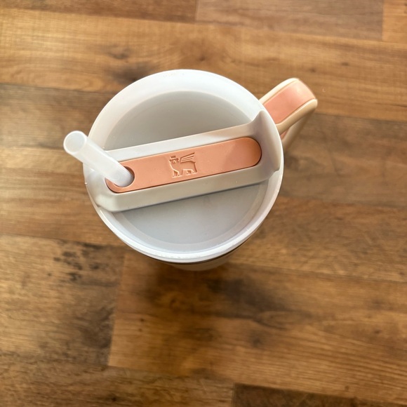 Stanley Cream Travel Tumbler with Handle - Picture 5 of 5